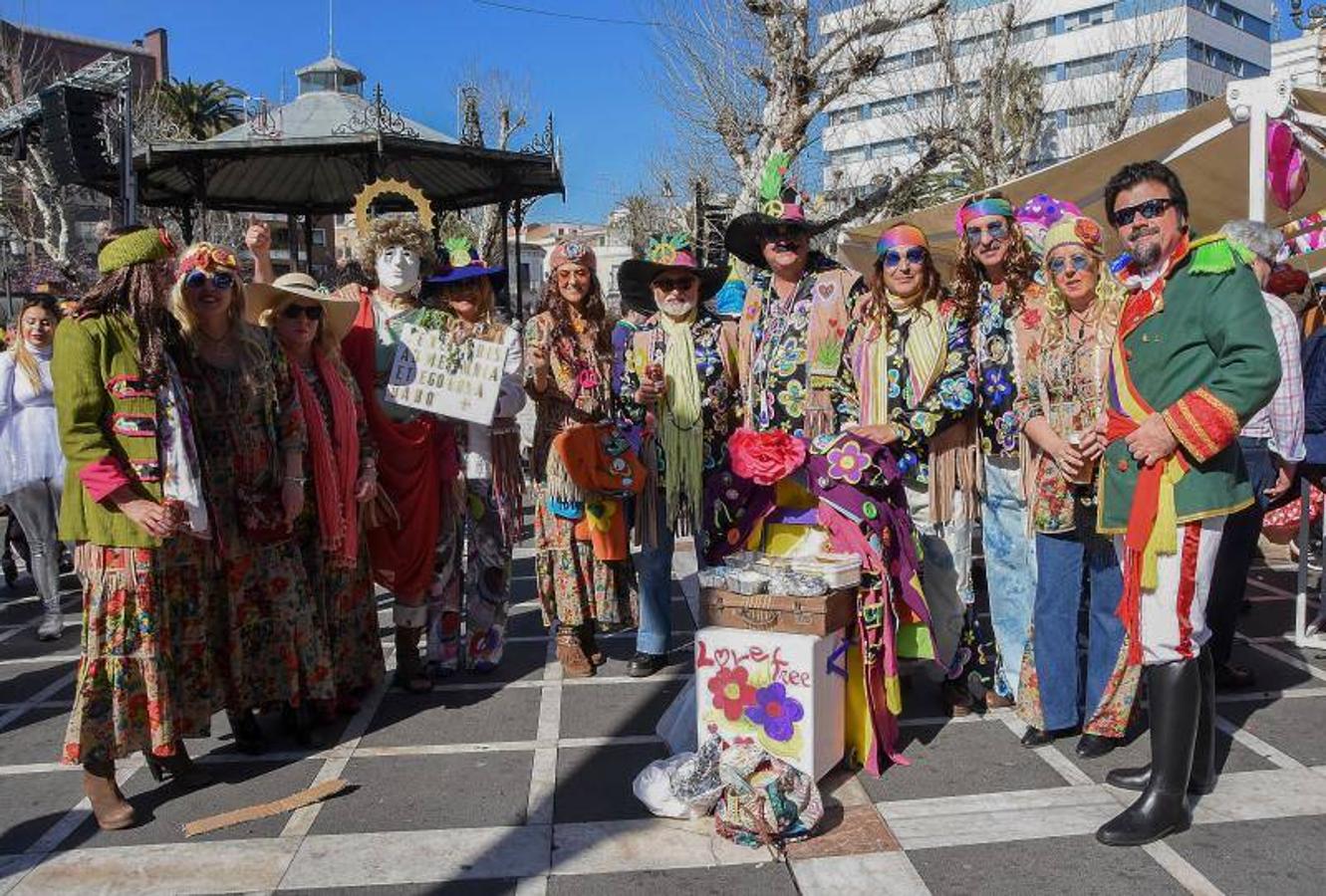 Con un día con mucho calor, la primera edición del sambódromo fue un éxito, San Francisco se llenó de nuevo de disfraces populares, hubo desfile de artefactos y murgas callejeras