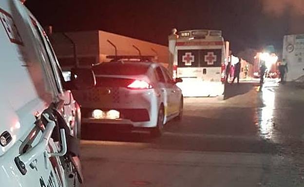 Equipos de emergencia en el lugar de los hechos.