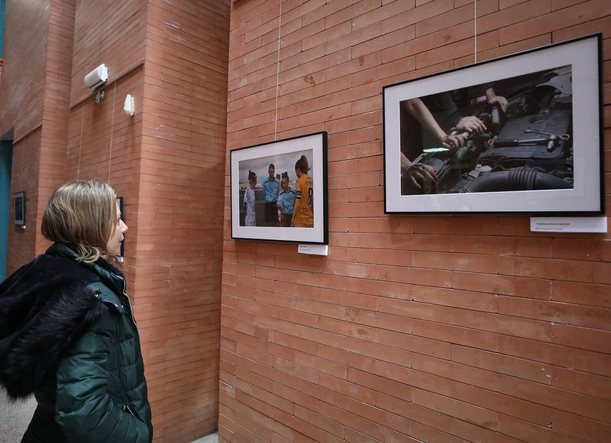 Hasta el 15 de marzo, en el Centro Cultural Alcazaba, se podrá ver la exposición fotográfica 'Igualdad en Positivo'. Se trata de 18 fotografías que reflejan en positivo situaciones de igualdad entre hombres y mujeres en la vida cotidiana, una exposición con el objetivo de contribuir a la lucha por la igualdad real y que forma parte de las actividades conmemorativas del Día Internacional de la Mujer.