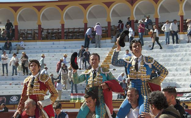 Castella, Ferrea y Perera, a hombros en Olivenza 