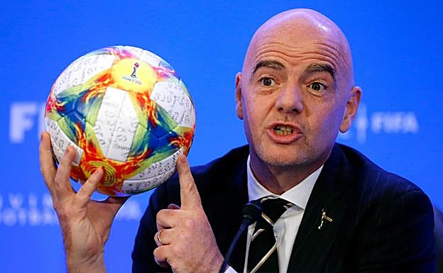 Gianni Infantino durante la rueda de prensa posterior al congreso de FIFA en Miami. 