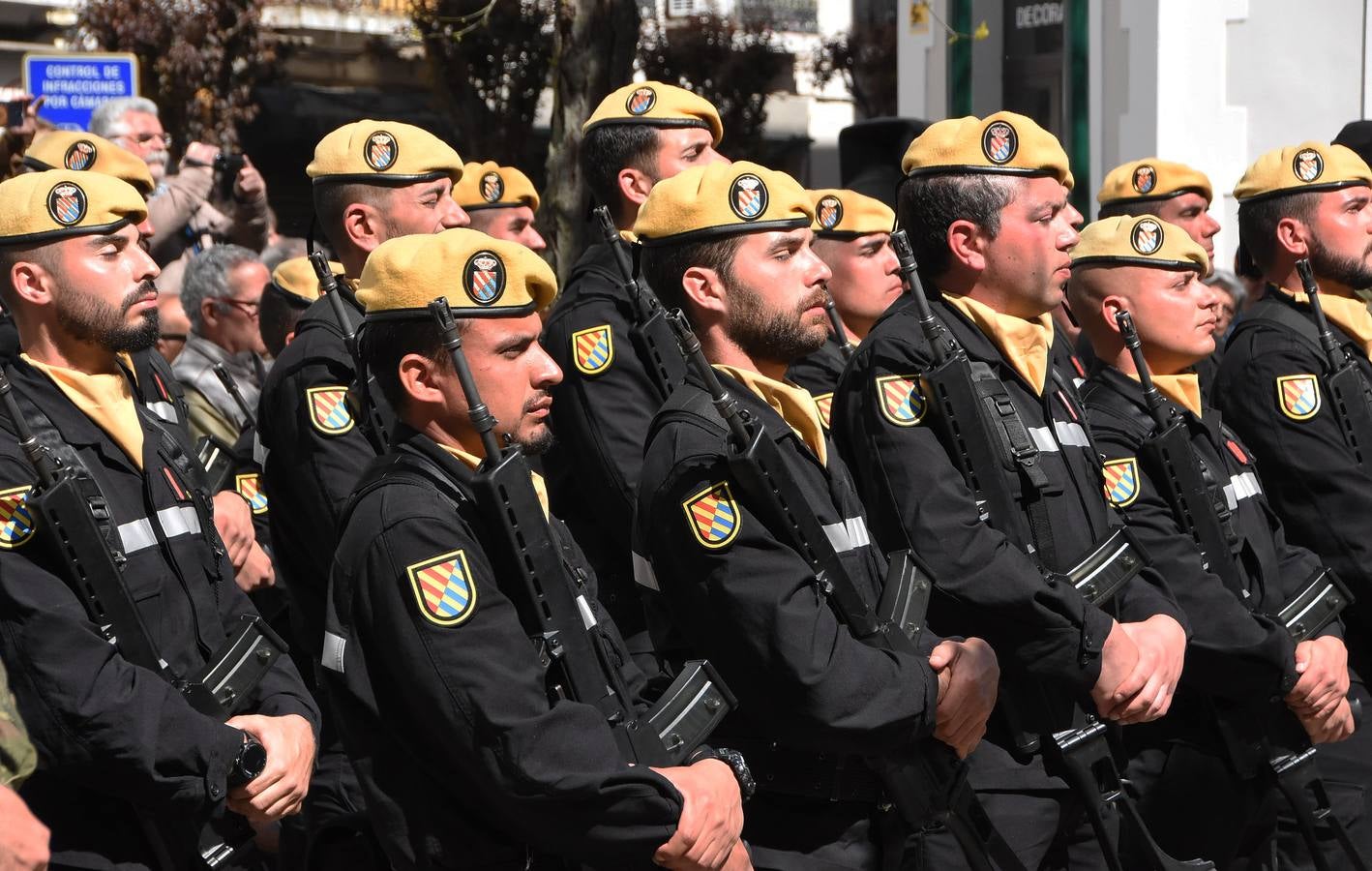 Extremadura y la ciudad de Badajoz han rendido un homenaje por su lucha contra el camalote en el río Guadiana a su paso por la región a los efectivos de la Unidad Militar de Emergencias (UME), en cuyo nombre el teniente coronel Juan Esteban Rodas ha manifestado que están «orgullosos del deber cumplido» con los sectores asignados «sin presencia evidente de la planta».