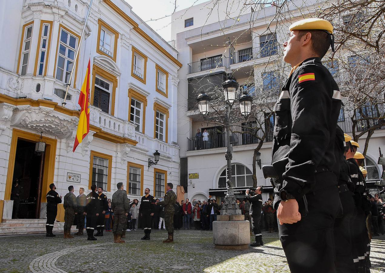Extremadura y la ciudad de Badajoz han rendido un homenaje por su lucha contra el camalote en el río Guadiana a su paso por la región a los efectivos de la Unidad Militar de Emergencias (UME), en cuyo nombre el teniente coronel Juan Esteban Rodas ha manifestado que están «orgullosos del deber cumplido» con los sectores asignados «sin presencia evidente de la planta».
