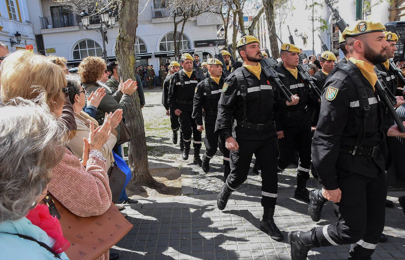 Extremadura y la ciudad de Badajoz han rendido un homenaje por su lucha contra el camalote en el río Guadiana a su paso por la región a los efectivos de la Unidad Militar de Emergencias (UME), en cuyo nombre el teniente coronel Juan Esteban Rodas ha manifestado que están «orgullosos del deber cumplido» con los sectores asignados «sin presencia evidente de la planta».
