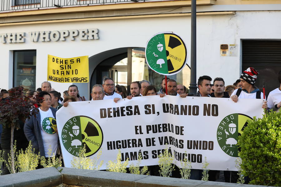 Fotos: Más de 1.200 personas se concentran en Mérida contra la mina de uranio en la región