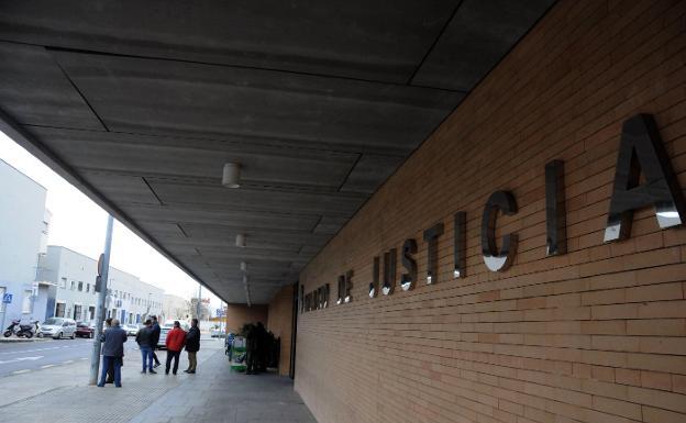 Abren juicio oral o procesan por delitos de corrupción a 14 personas en Extremadura en 2018