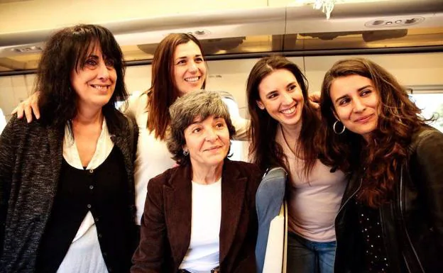 Consuelo López, Mavi Mata, Amparo Botejara, Irene Montero e Irene de Miguel. 