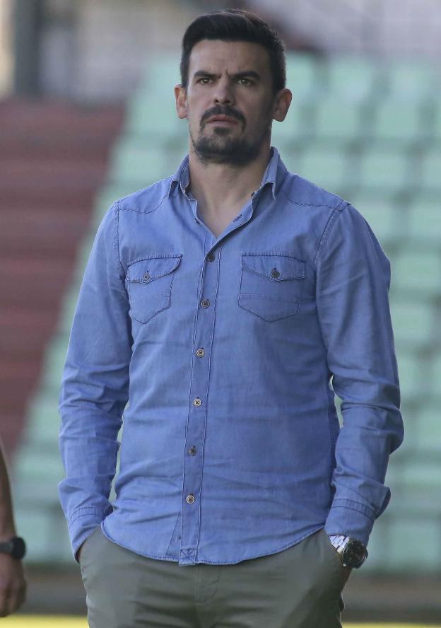 Santi Amaro, técnico del Mérida. :: HOY