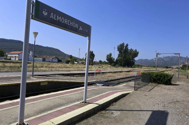 Estación de Almorchón, de la línea Badajoz-Ciudad Real. :: hoy