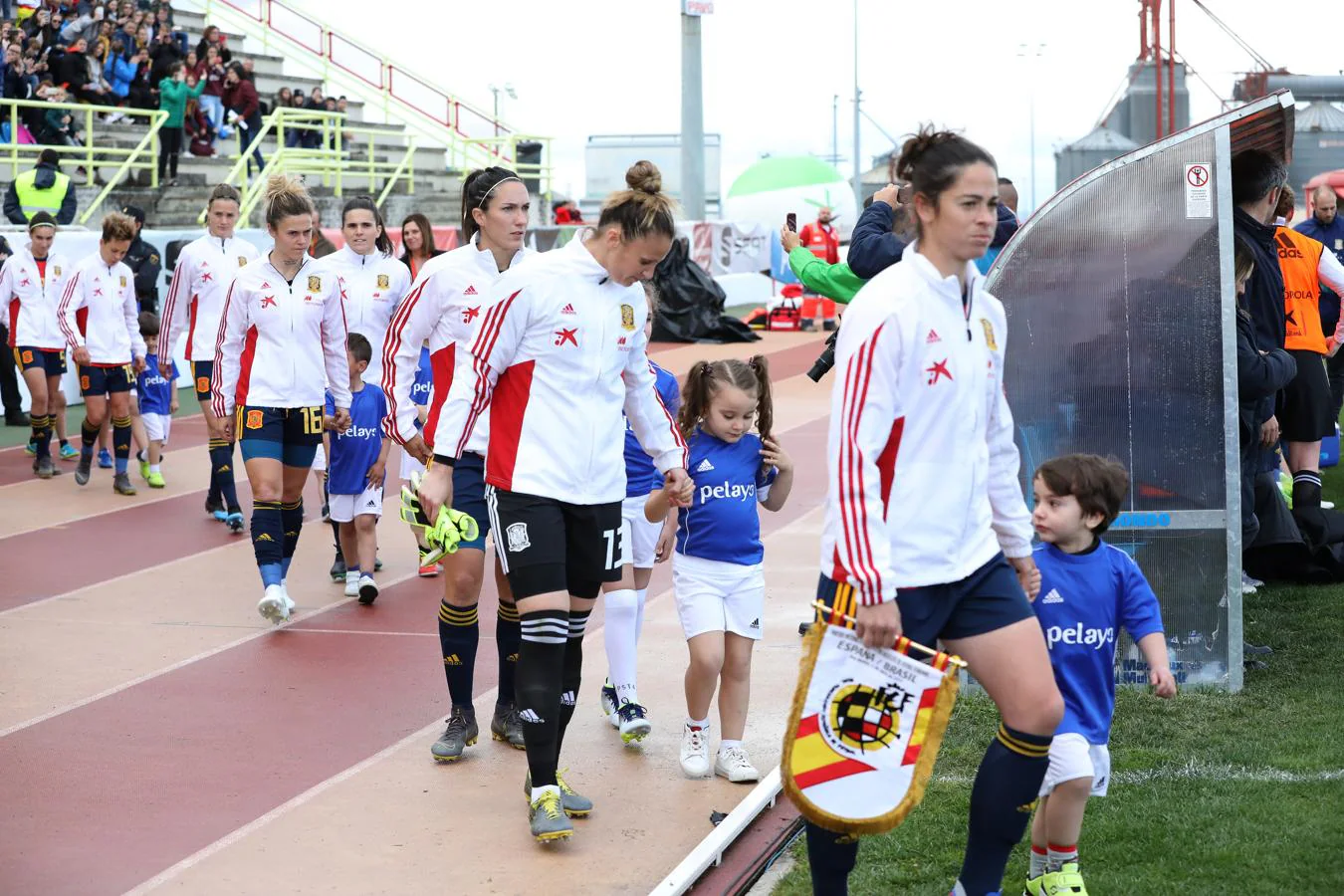 Fotos: Partido amistoso entre España y Brasil que ha sido disputado en Don Benito