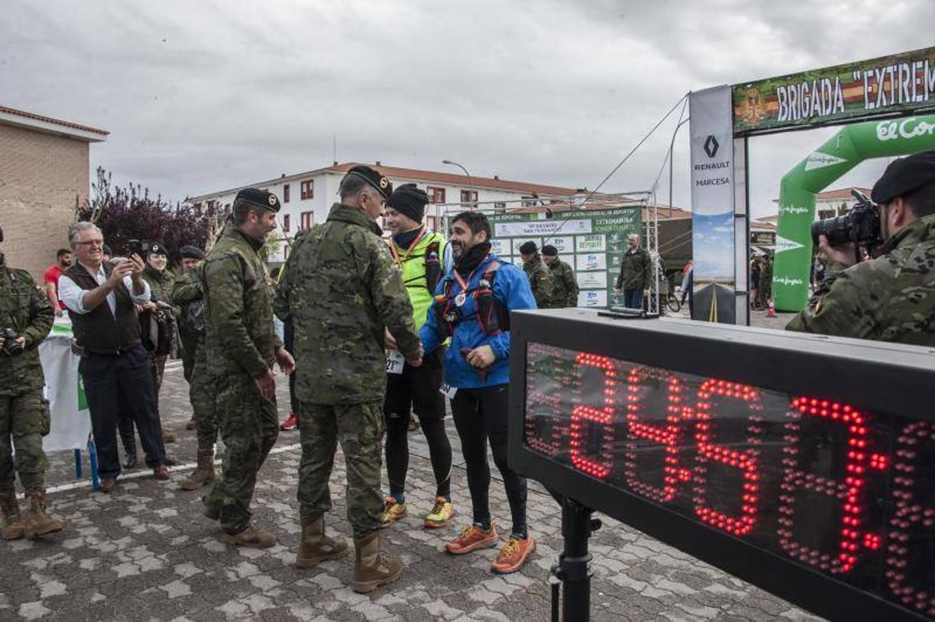 Fotos: Más de 1500 participantes en el Desafío San Fernando en Badajoz 