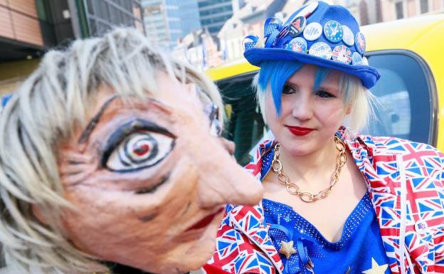 Un manifestantes anti 'brexit' durante la última cumbre de líderes europeos en Bruselas. 