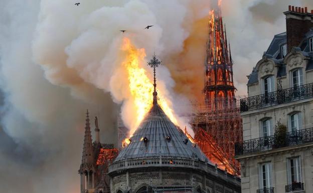 El incendio de la catedral de Notre Dame, en imágenes