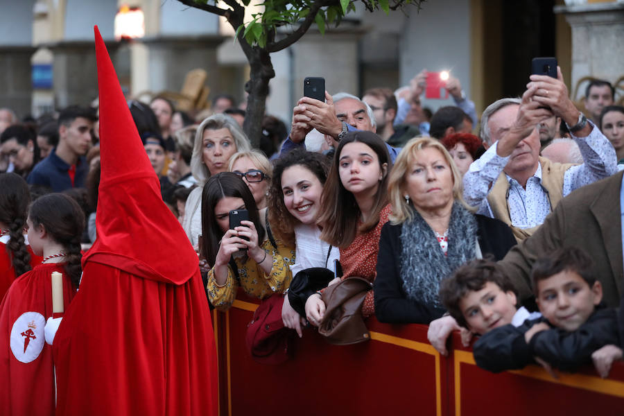 Fotos: Imágenes del Lunes Santo en Mérida: Jesús de Medinaceli, Santísimo Cristo de las Injurias y Nuestra Señora del Rosario