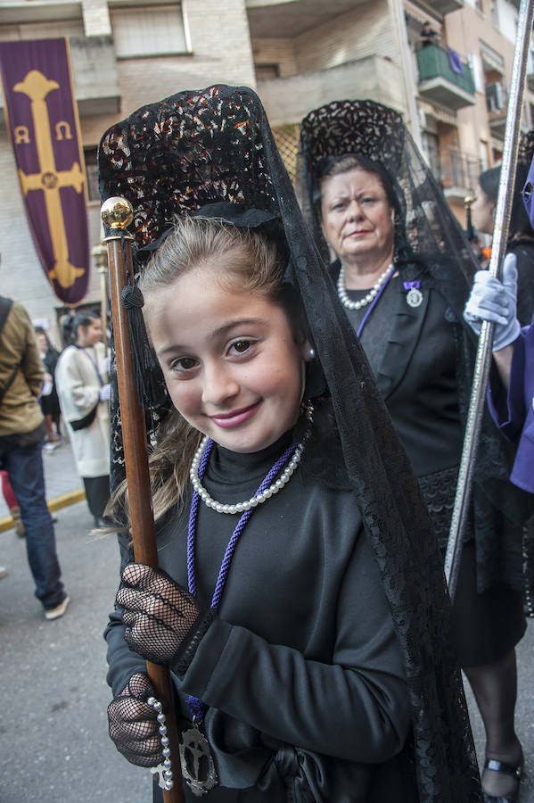 Fotos: Miles de pacenses se echan a la calle para seguir los pasos de la Espina