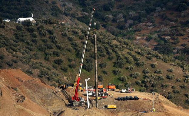 Imagen de archivo del operativo de rescate para acceder al pozo donde cayó el pequeño Julen.