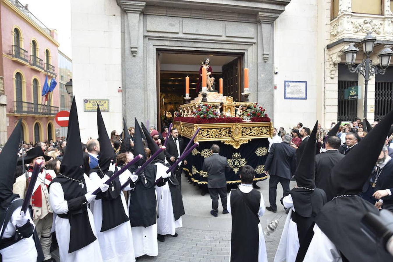 Fotos: La procesión del Ecce-Homo y la Soledad en Badajoz se vio alterada por la lluvia