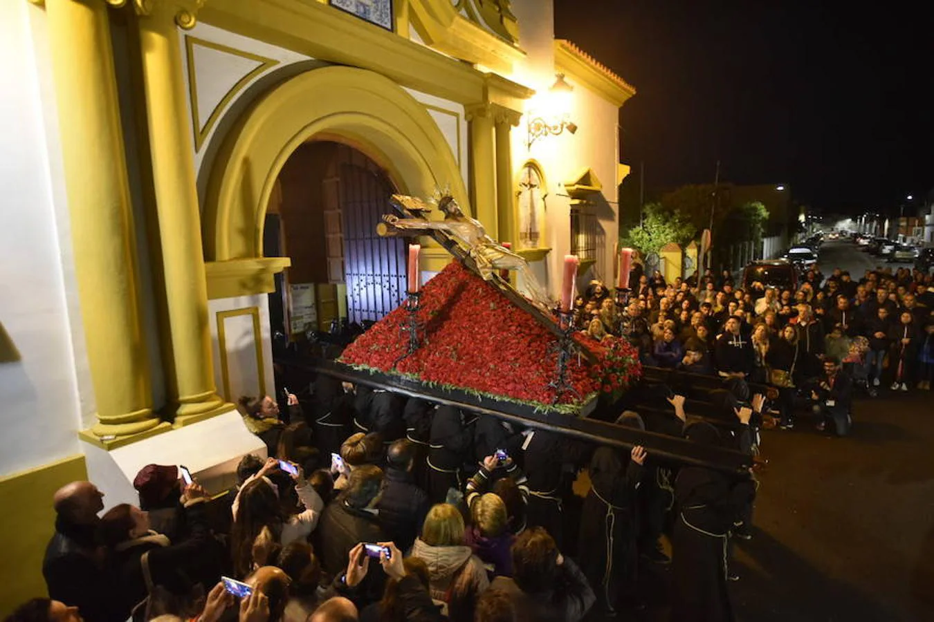 Fotos: Procesión del Cristo de la Paz en Badajoz