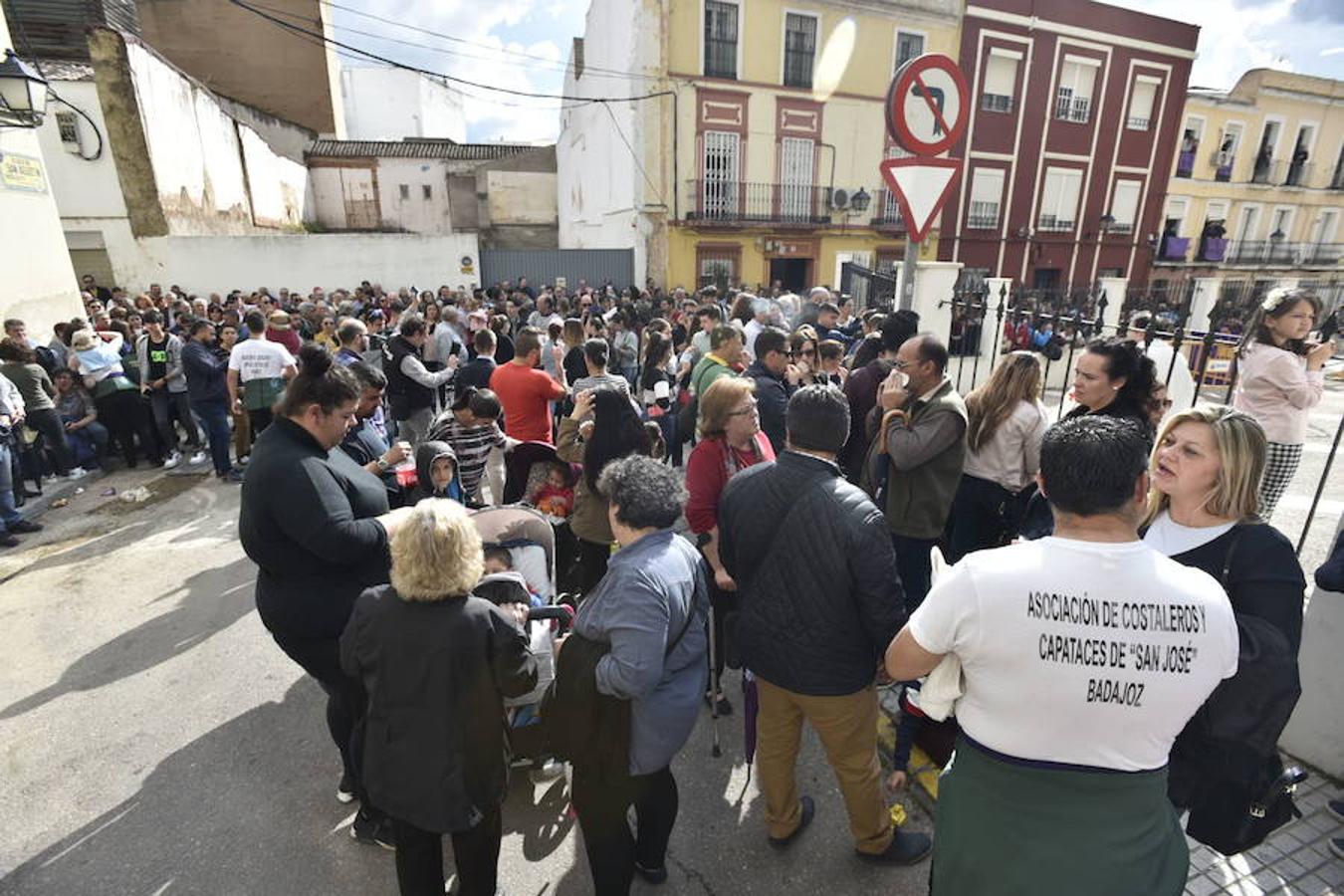 Fotos: Viernes Santo en Badajoz: La lluvia impide la salida del Santo Entierro