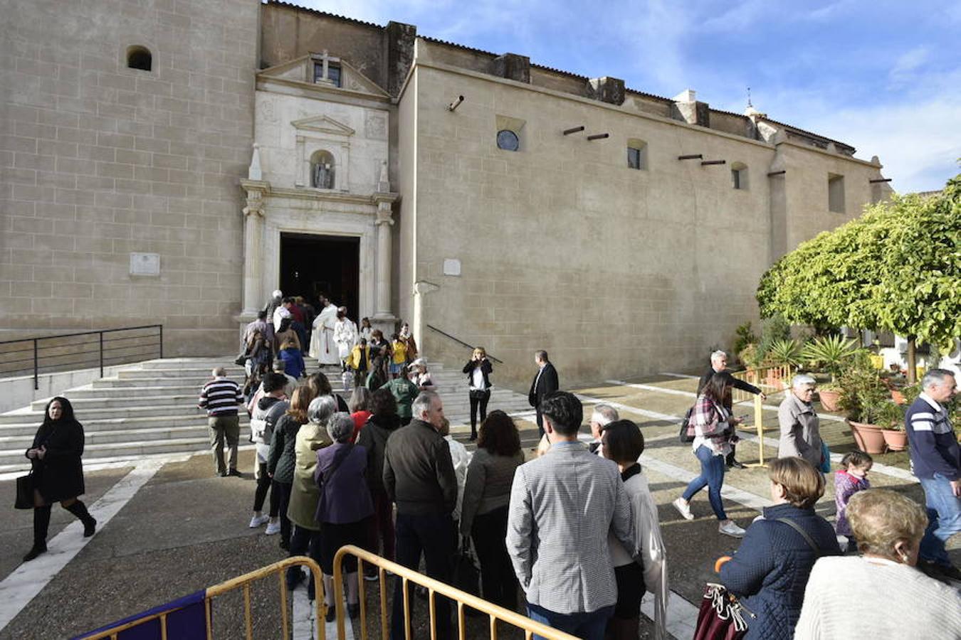 Fotos: Viernes Santo en Badajoz: La lluvia impide la salida del Santo Entierro