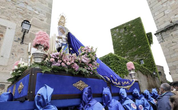 Imagen. Procesión de la hermandad de los Andaluces.