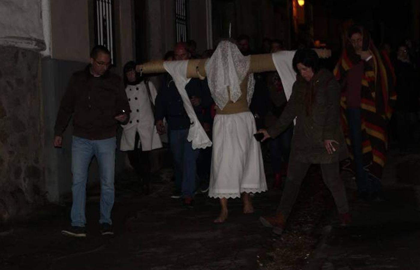 Fotos: Así vivieron los empalaos la madrugada de este Viernes Santo