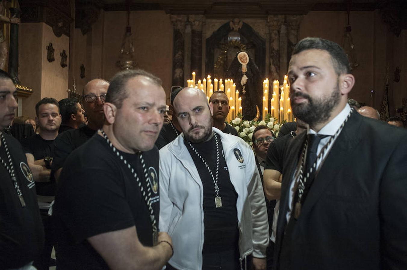 Fotos: Viernes Santo en Badajoz: La Patrona no pudo desfilar al suspenderse la procesión del rosario