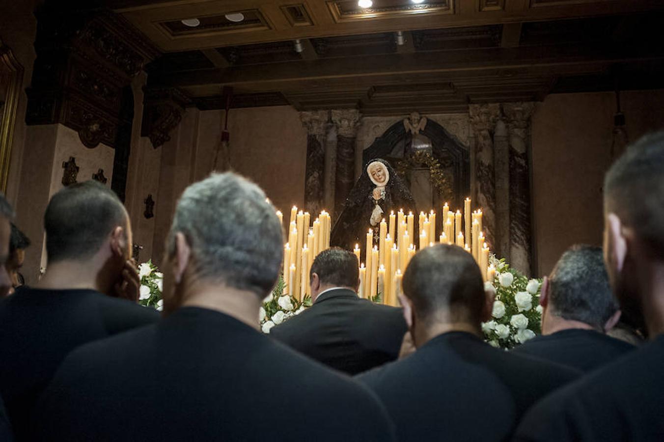Fotos: Viernes Santo en Badajoz: La Patrona no pudo desfilar al suspenderse la procesión del rosario