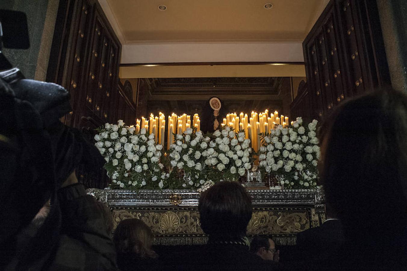 Fotos: Viernes Santo en Badajoz: La Patrona no pudo desfilar al suspenderse la procesión del rosario