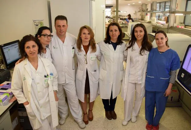 Equipo del Servicio de Anatomía Patológica del Hospital Universitario de Badajoz. :: casimiro moreno