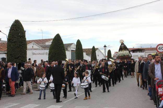 La Soledad en la procesión de la tarde de Viernes Santo. :: L.C.G.