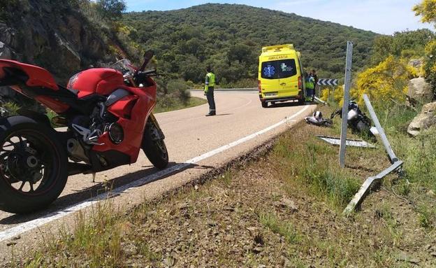 El accidente ha tenido lugar en una curva.: 