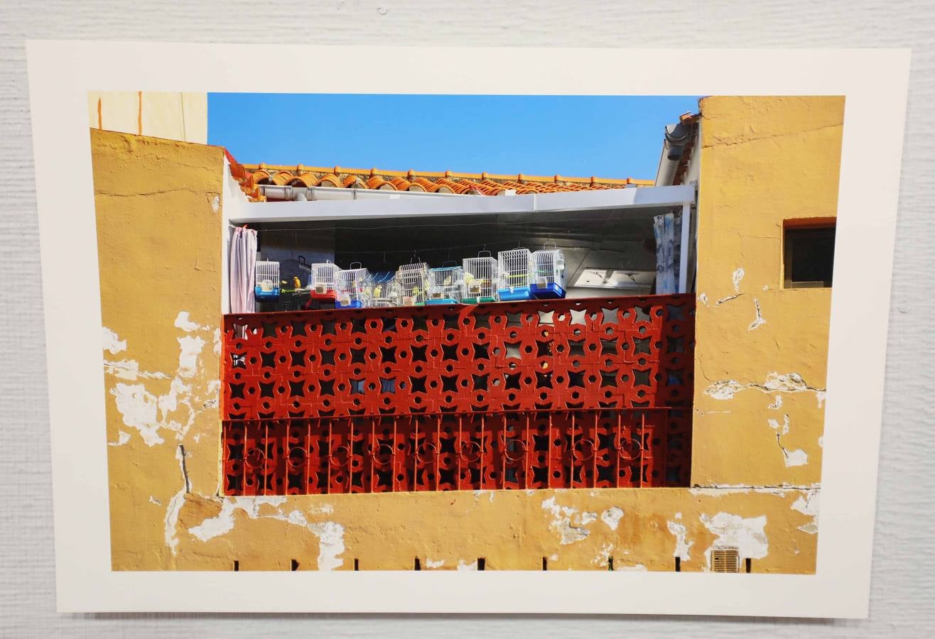 Del 26 de abril al 26 de mayo, en el Centro Cultural Santo Domingo de la Fundación CB, se puede visitar la exposición fotográfica 'Ciudad Incierta' de Ceferino López, una muestra como un repertorio visual que trata de situar al espectador en el territorio exacto que habita, animándole a reflexionar sobre el estado de las cosas.