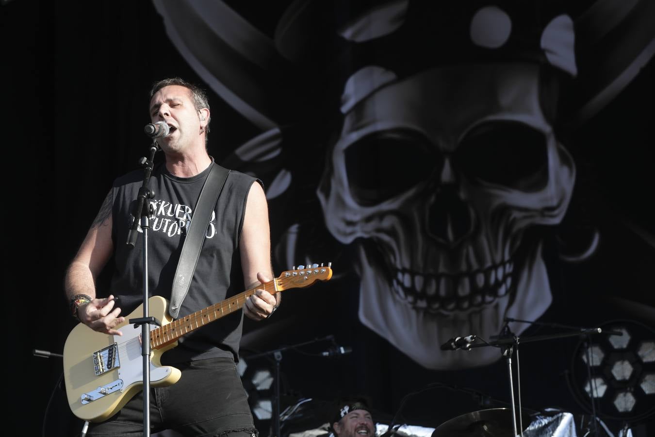 El plato fuerte de la jornada inaugural fue el regreso a los escenarios de Marea, que ha iniciado en Cáceres la gira de presentación de su último trabajo, 'El Azogue'. El líder y vocalista de la banda, Kutxhi Romero, destacó en una rueda de prensa previa al concierto el buen estado de salud del rock.