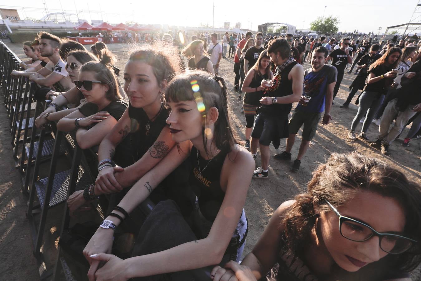 El plato fuerte de la jornada inaugural fue el regreso a los escenarios de Marea, que ha iniciado en Cáceres la gira de presentación de su último trabajo, 'El Azogue'. El líder y vocalista de la banda, Kutxhi Romero, destacó en una rueda de prensa previa al concierto el buen estado de salud del rock.