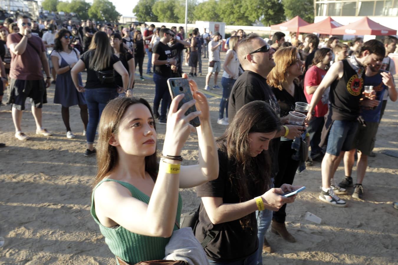El plato fuerte de la jornada inaugural fue el regreso a los escenarios de Marea, que ha iniciado en Cáceres la gira de presentación de su último trabajo, 'El Azogue'. El líder y vocalista de la banda, Kutxhi Romero, destacó en una rueda de prensa previa al concierto el buen estado de salud del rock.