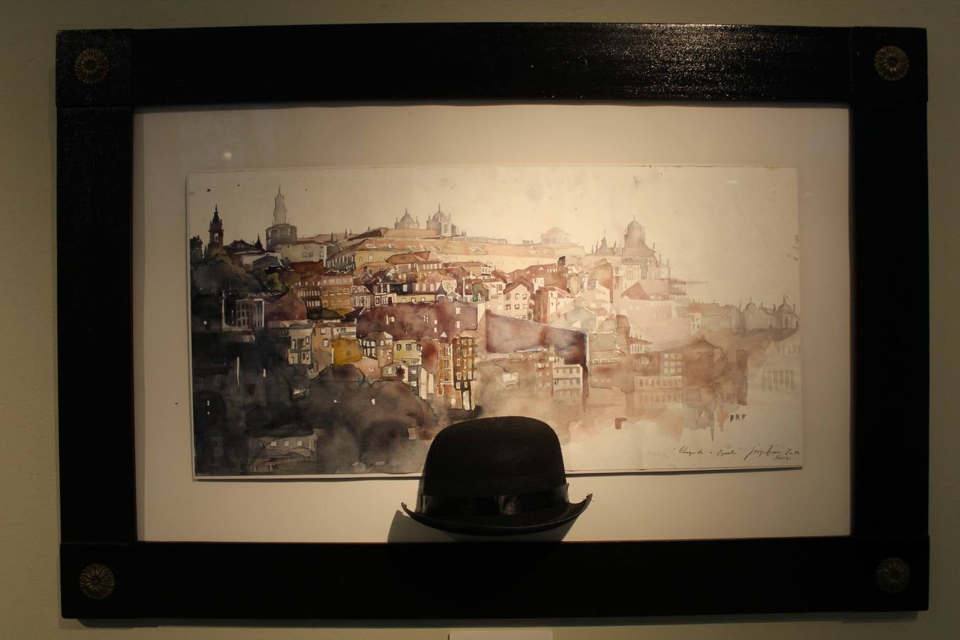 Organizada y comisariada por la Asociación de Vecinos del Casco Antiguo de Badajoz, la exposición que cada año acoge la Sala Vaquero Poblador de la Diputación de con motivo de las fiestas patronales del barrio, reúne en esta ocasión a 39 artistas relacionados de algún modo la zona intramuros de la capital pacense. La exposición se compone de pintura, fotografía, escultura, collage e instalaciones. Varios de los artistas son ya reconocidos y avalados por la crítica, mientras que otros, en general más jóvenes, buscan su sitio en el mundo del Arte y encuentran una oportunidad para exponer y dar a conocer su obra en la Sala Vaquero Poblador. Se puede visitar hasta el 11 de mayo.