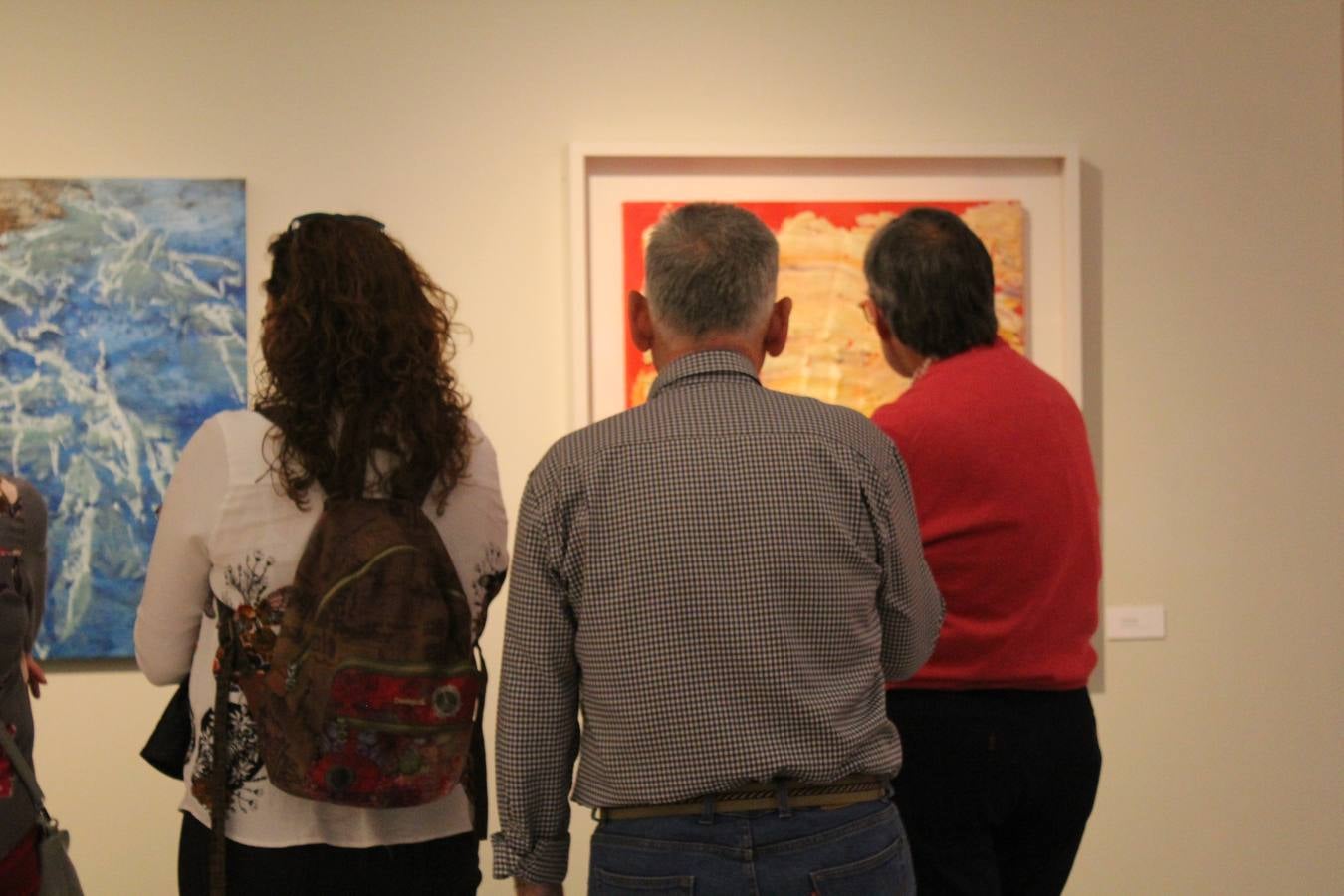 Organizada y comisariada por la Asociación de Vecinos del Casco Antiguo de Badajoz, la exposición que cada año acoge la Sala Vaquero Poblador de la Diputación de con motivo de las fiestas patronales del barrio, reúne en esta ocasión a 39 artistas relacionados de algún modo la zona intramuros de la capital pacense. La exposición se compone de pintura, fotografía, escultura, collage e instalaciones. Varios de los artistas son ya reconocidos y avalados por la crítica, mientras que otros, en general más jóvenes, buscan su sitio en el mundo del Arte y encuentran una oportunidad para exponer y dar a conocer su obra en la Sala Vaquero Poblador. Se puede visitar hasta el 11 de mayo.