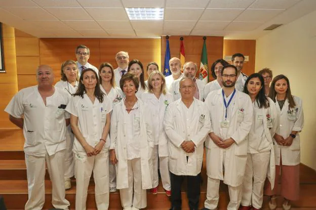 El equipo médico que intervino en la operación del pasado miércoles. :: José vicente Arnelas