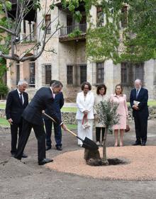 Imagen secundaria 2 - El Rey pide una Europa «más unida y fuerte» al entregar el premio Carlos V en Yuste