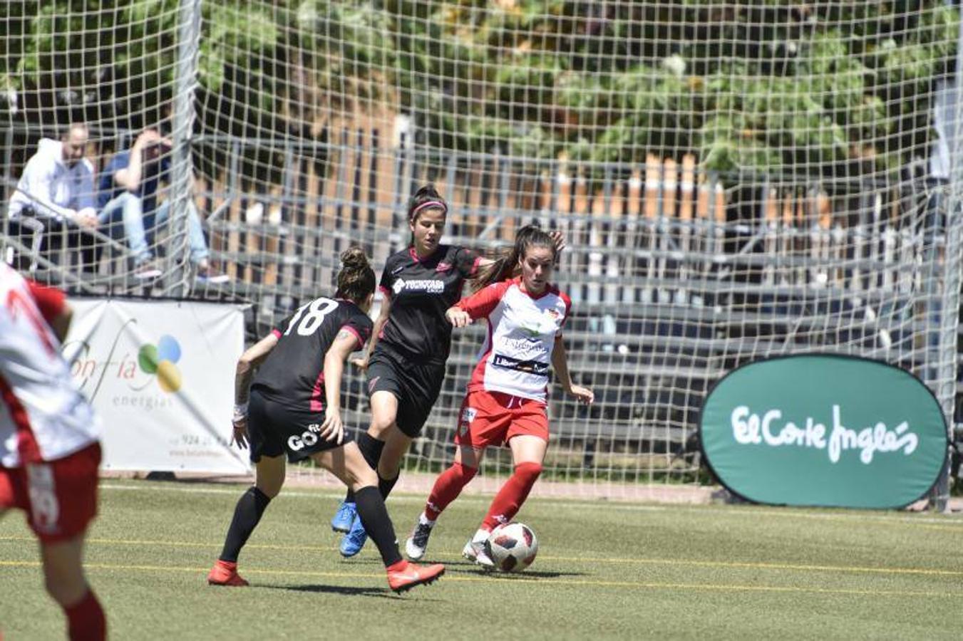 El Santa Teresa gana 1-0 al Tacón en El Vivero y afronta la vuelta de la final por el ascenso a la Liga Iberdrola con ventaja