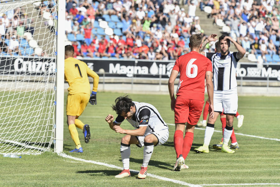 El equipo pacense gana por 2-0 al Sevilla Atlético obra el milagro de Nafti de clasificarse para el playoff y emplaza a su afición a dentro de quince días camino ya del asencenso