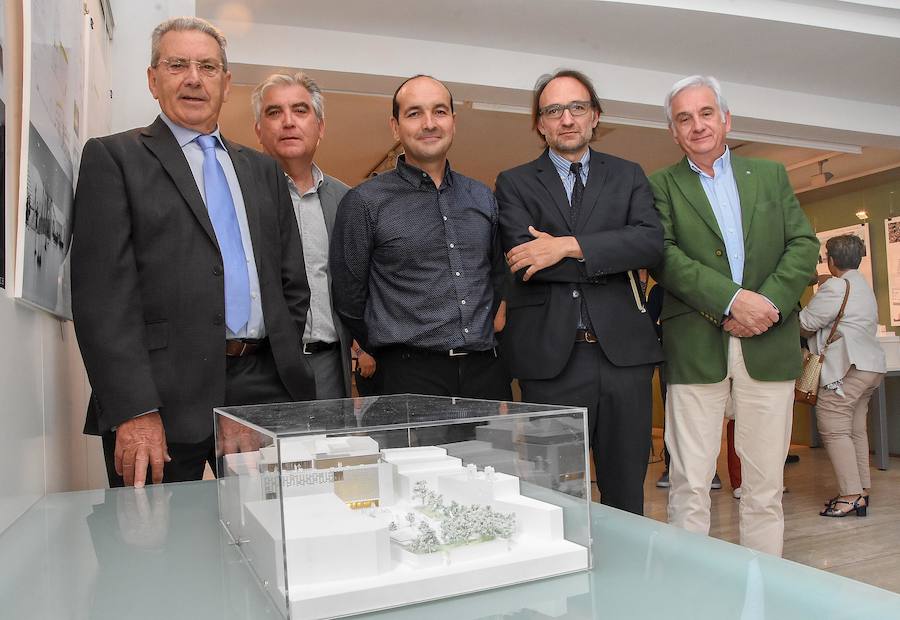 El edificio se levantará en una parcela entre las plazas San José y Luis de Morales. Los arquitectos Ángel Ganivet y Juan Carlos Sánchez son los artífices del proyecto 