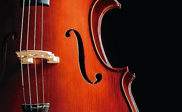El violonchelista cacereño Guillermo Parra ofrece un concierto en Trujillo el sábado