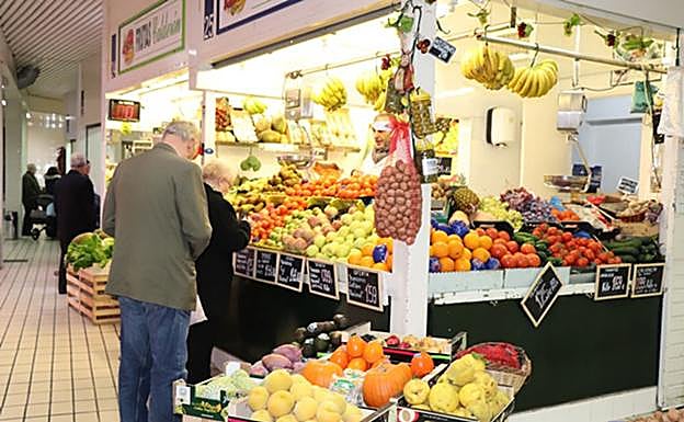 Interior del mercado de abastos de Villanueva.