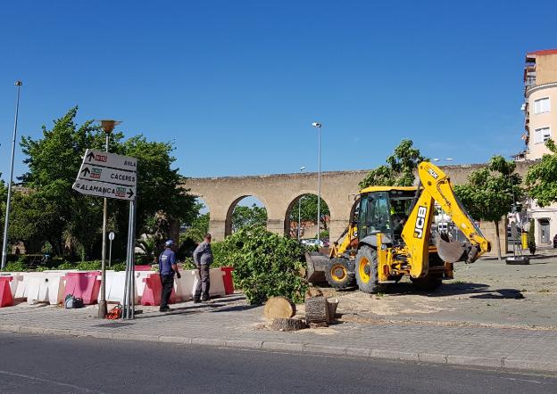 En marcha la obra de la rotonda de la Hispanidad de Plasencia 