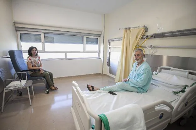 Demetrio Rubio fue el primer paciente hospitalizado en el Universitario de Cáceres. :: jorge rey