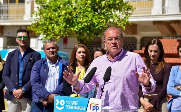 Monago defiende la convivencia en los pueblos tras el escrache al candidato del PP en Alange