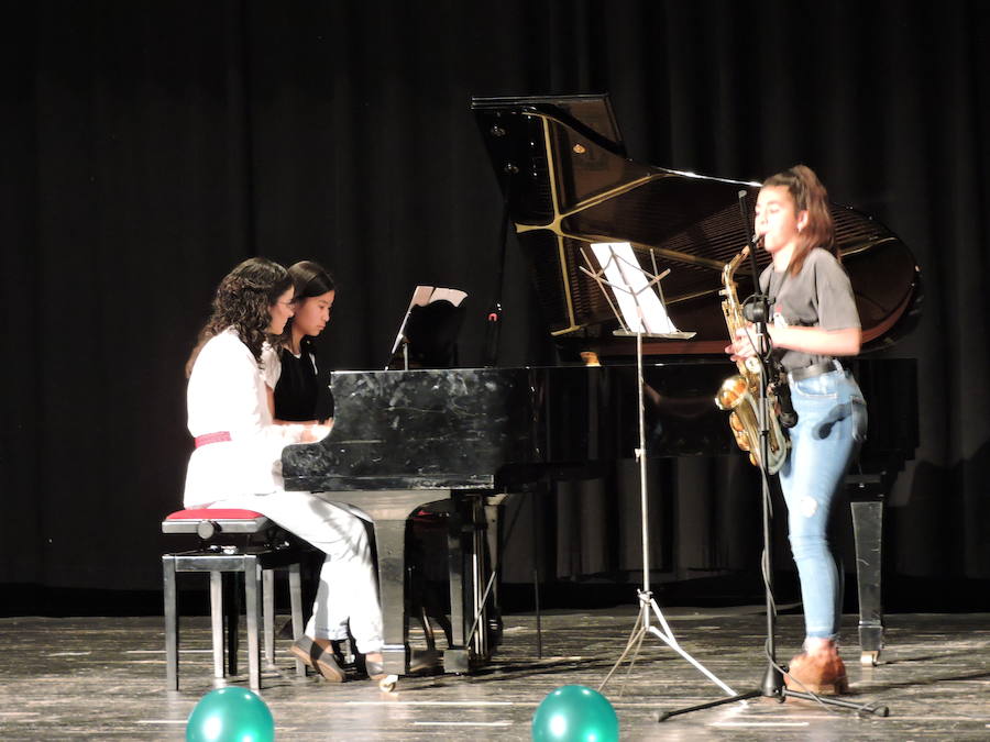 Fotos: 70 Fotos del concierto de fin de curso de la escuela de música de Fregenal