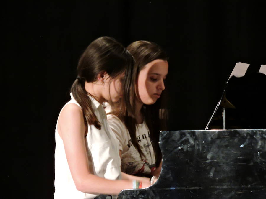 Fotos: 70 Fotos del concierto de fin de curso de la escuela de música de Fregenal